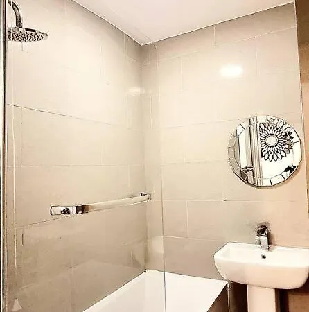 Spacious 2 Bedroom 3 Min Walk Mile End Station -Sleeps 5 London Exterior photo